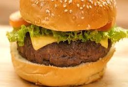 Nutricionista orienta preparar hambúrguer Fit